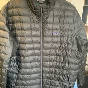 Patagonia Men's Dark Puffer Jacket